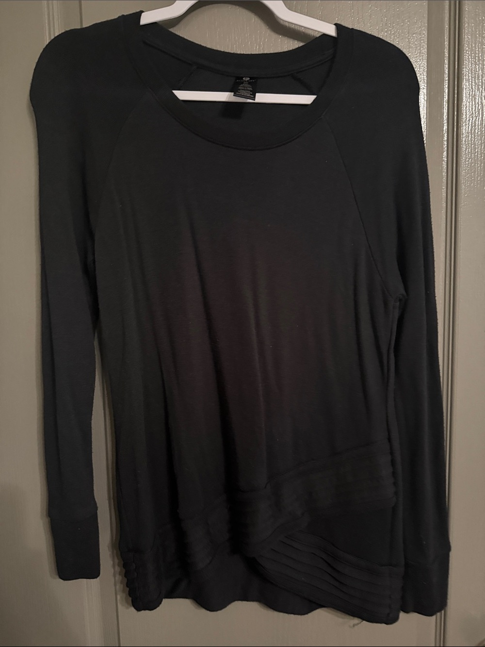 Active Life Black Long-Sleeve Pullover Tee